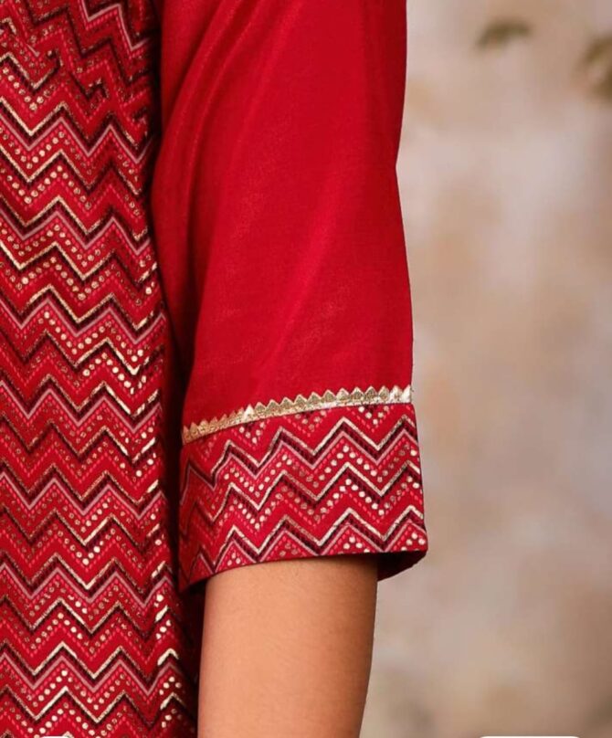 Aurelia Triangle Foil Printed Round Neck Straight Kurta - Image 8