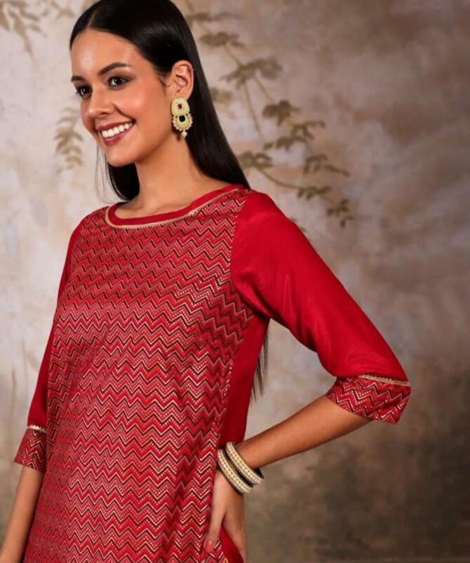 Aurelia Triangle Foil Printed Round Neck Straight Kurta - Image 7