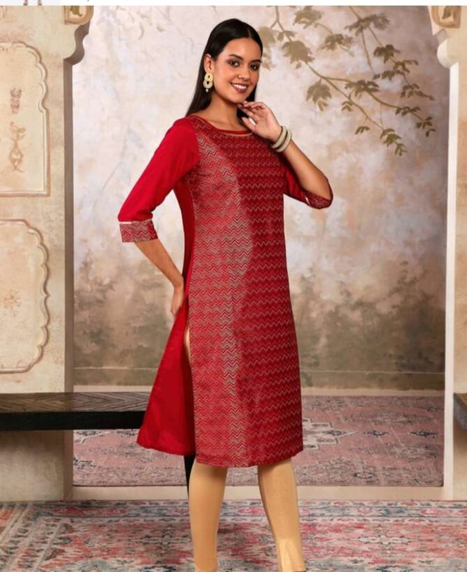 Aurelia Triangle Foil Printed Round Neck Straight Kurta - Image 3
