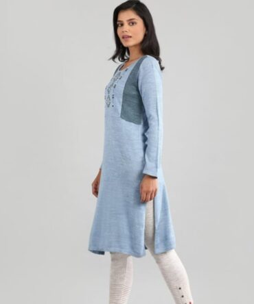 AURELIA Women Embroidered Straight Knitted Kurta jishnu