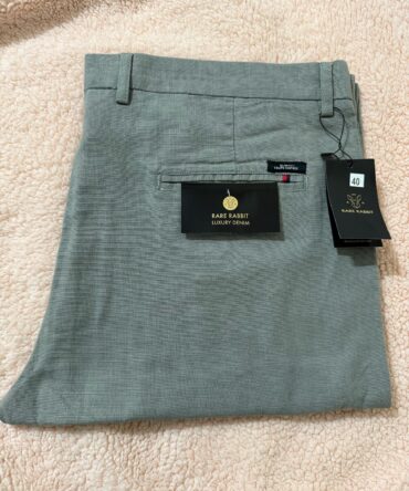 REGULAR FIT SOLID TROUSER