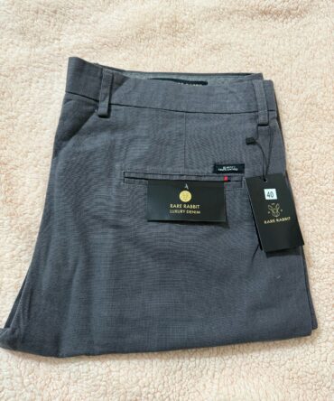 REGULAR FIT SOLID TROUSER